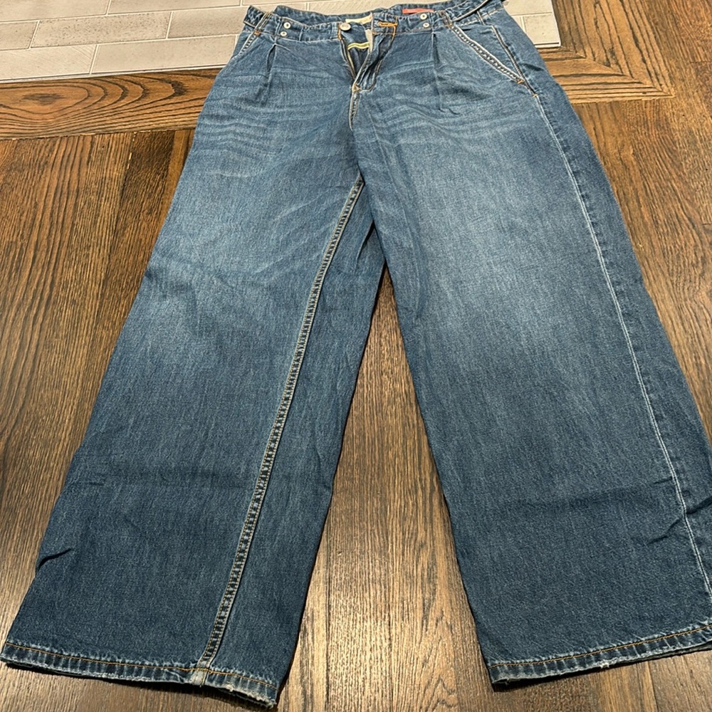 Anthropologie Pilcro high rise, pleated, wide-legged denim trousers, size 27